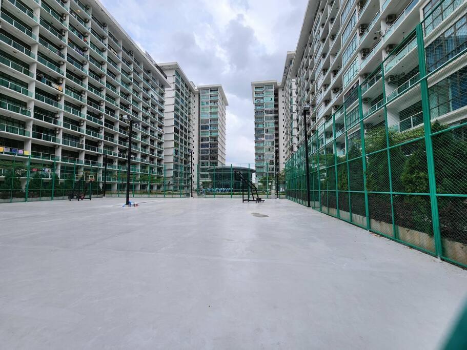 2-4 Pax Spacious Living @ Mount Austin, Jb #02 Johor Bahru Exterior photo