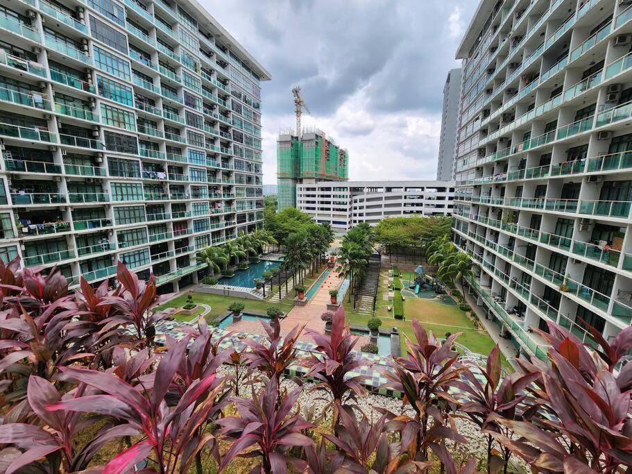 2-4 Pax Spacious Living @ Mount Austin, Jb #02 Johor Bahru Exterior photo