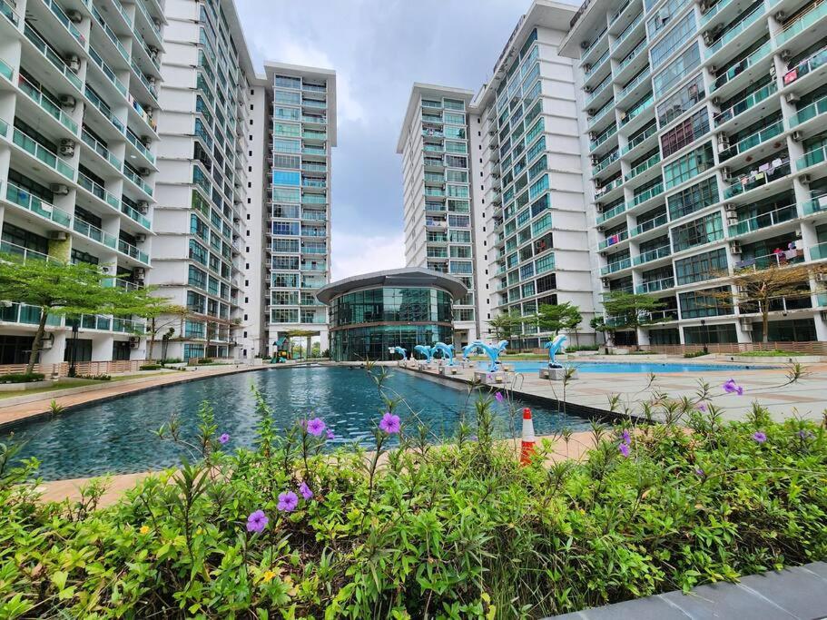 2-4 Pax Spacious Living @ Mount Austin, Jb #02 Johor Bahru Exterior photo